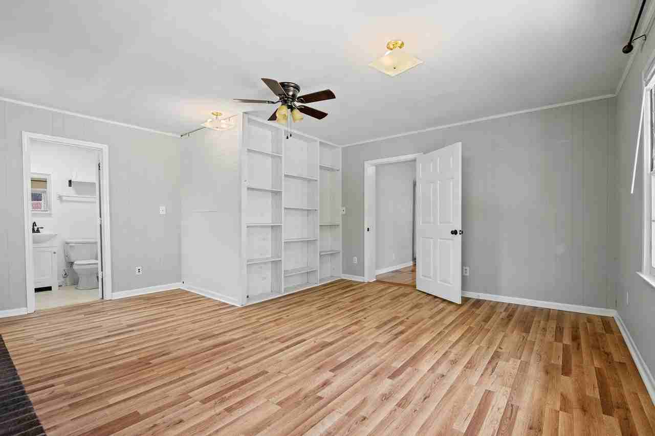 1403 Lincoln St - Photo 6 of 20