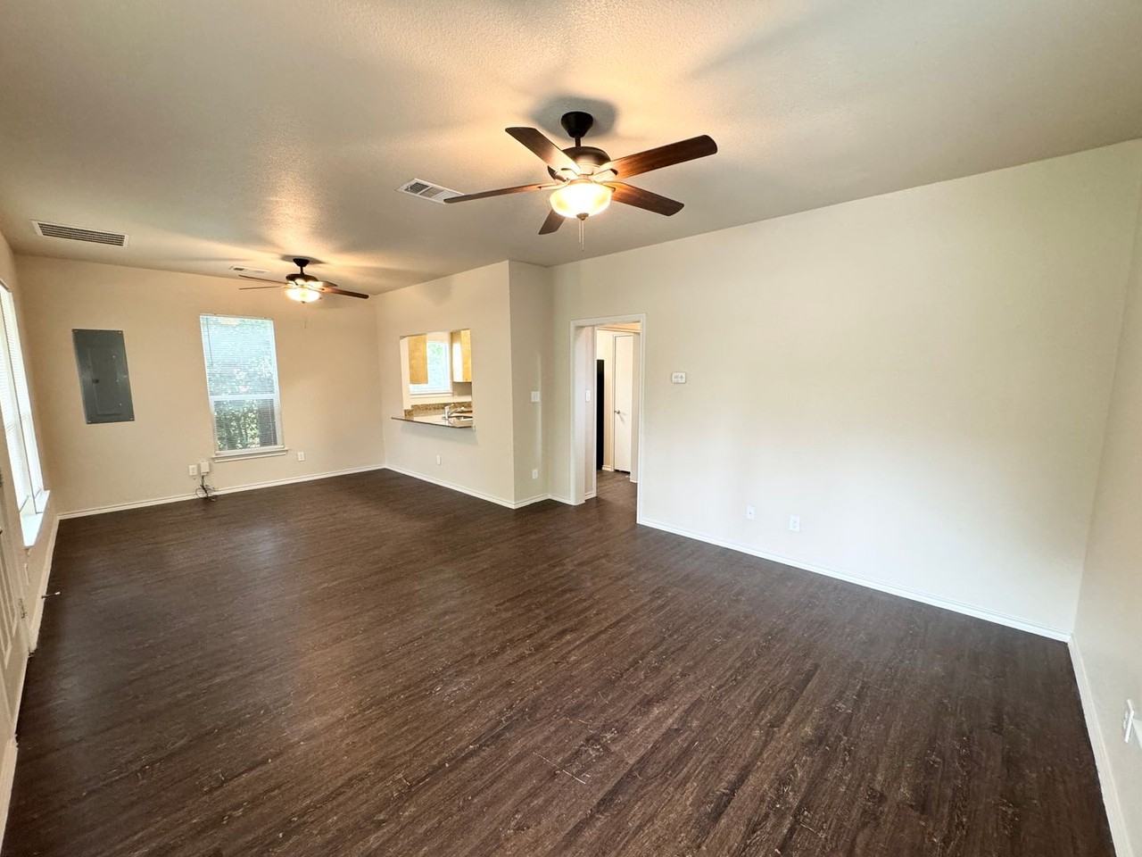 309 Hettie St - Photo 3 of 35