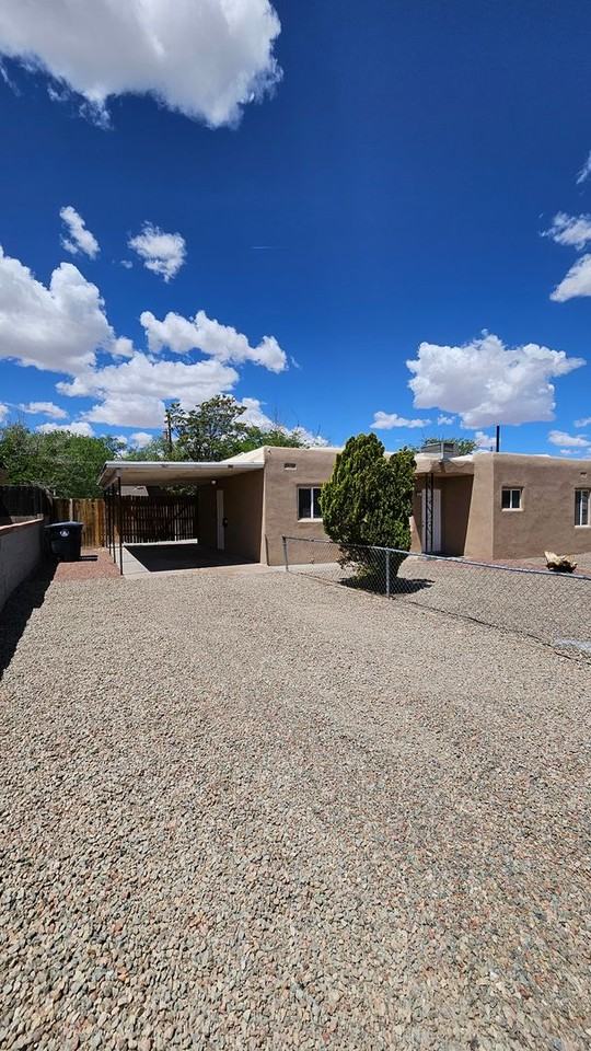 2741 Montclaire Dr Ne - Photo 2 of 16