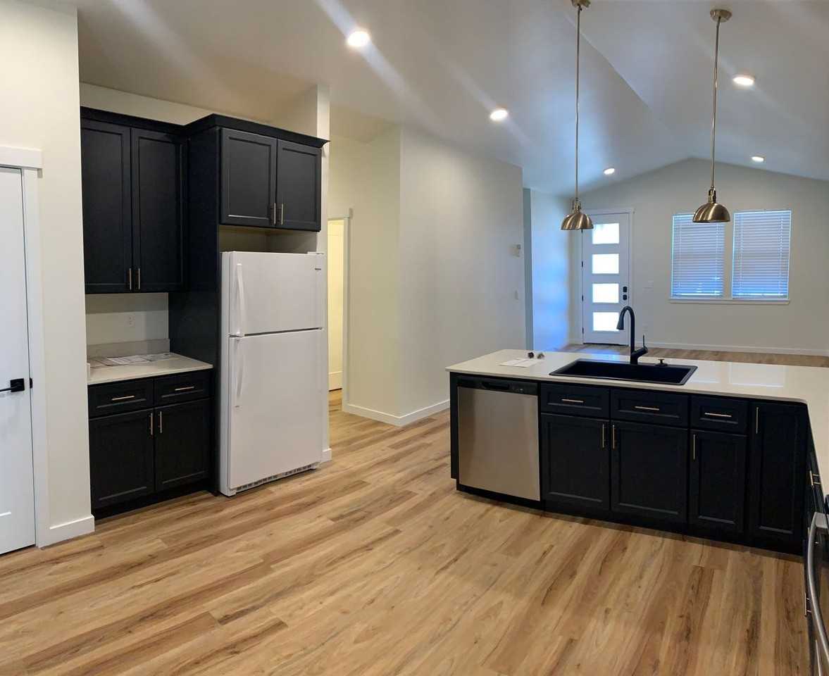 2510 N Benjamin Ln - Photo 3 of 12