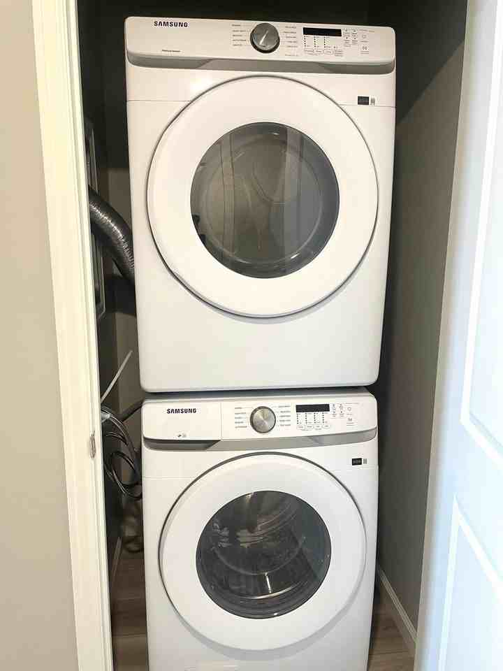 251 N Riverside Dr - Photo 7 of 15