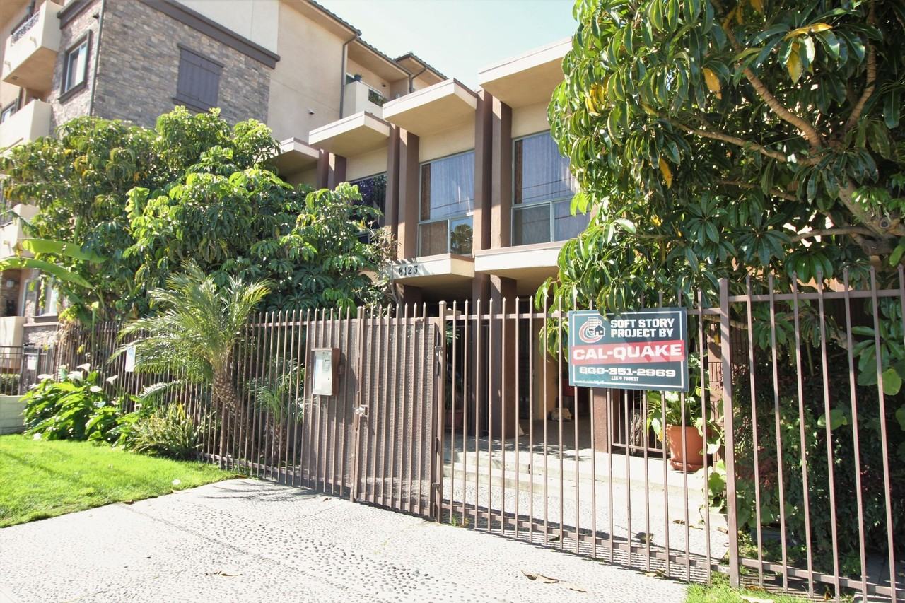 8123 - Sepulveda Apartments - Photo 4 of 5