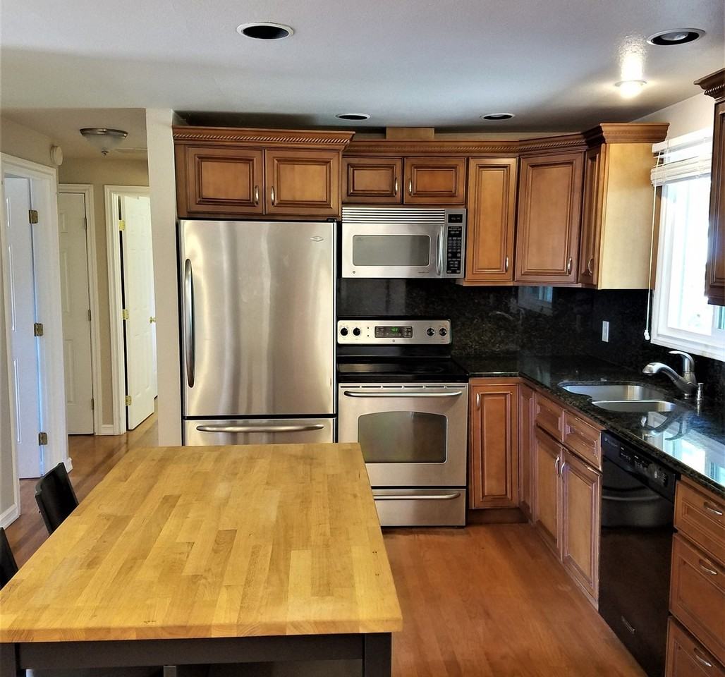 1226 111th Ave Ne - Photo 2 of 18