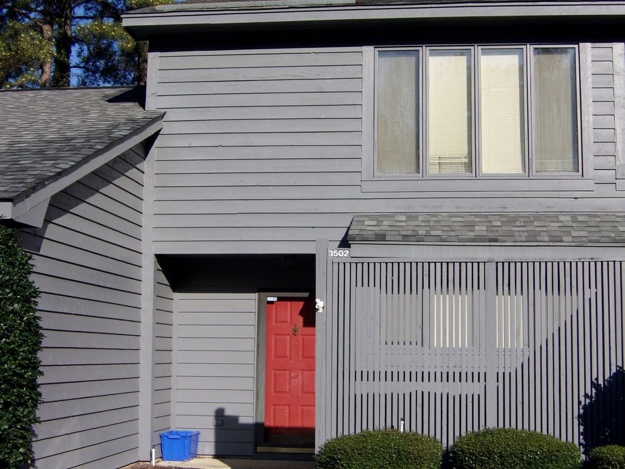 1502 Sherbrooke Cir - Photo 2 of 2