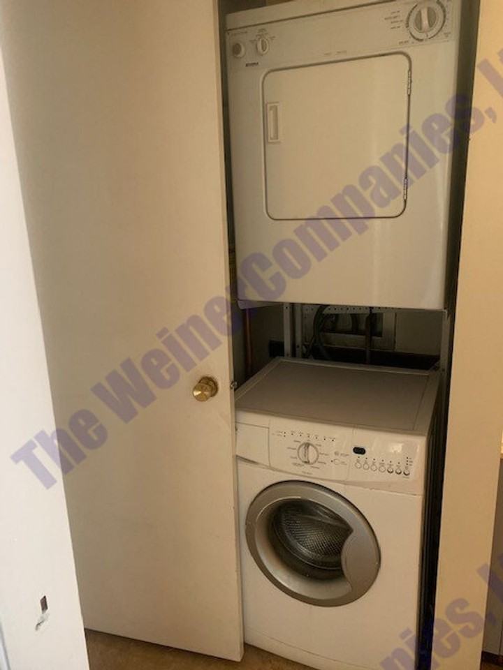 1911 Melrose Dr #B - Photo 2 of 9