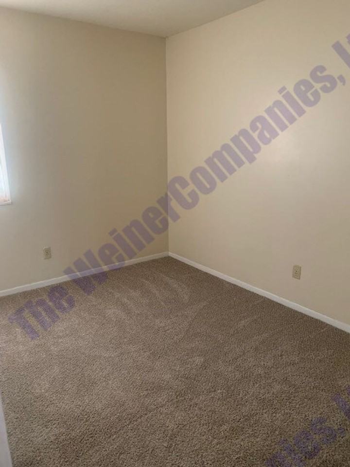 1911 Melrose Dr #B - Photo 4 of 9