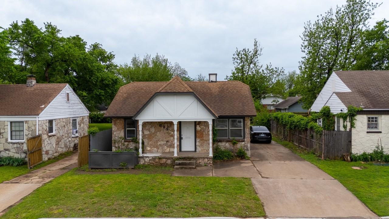 624 Sw 44th St - Photo 2 of 18