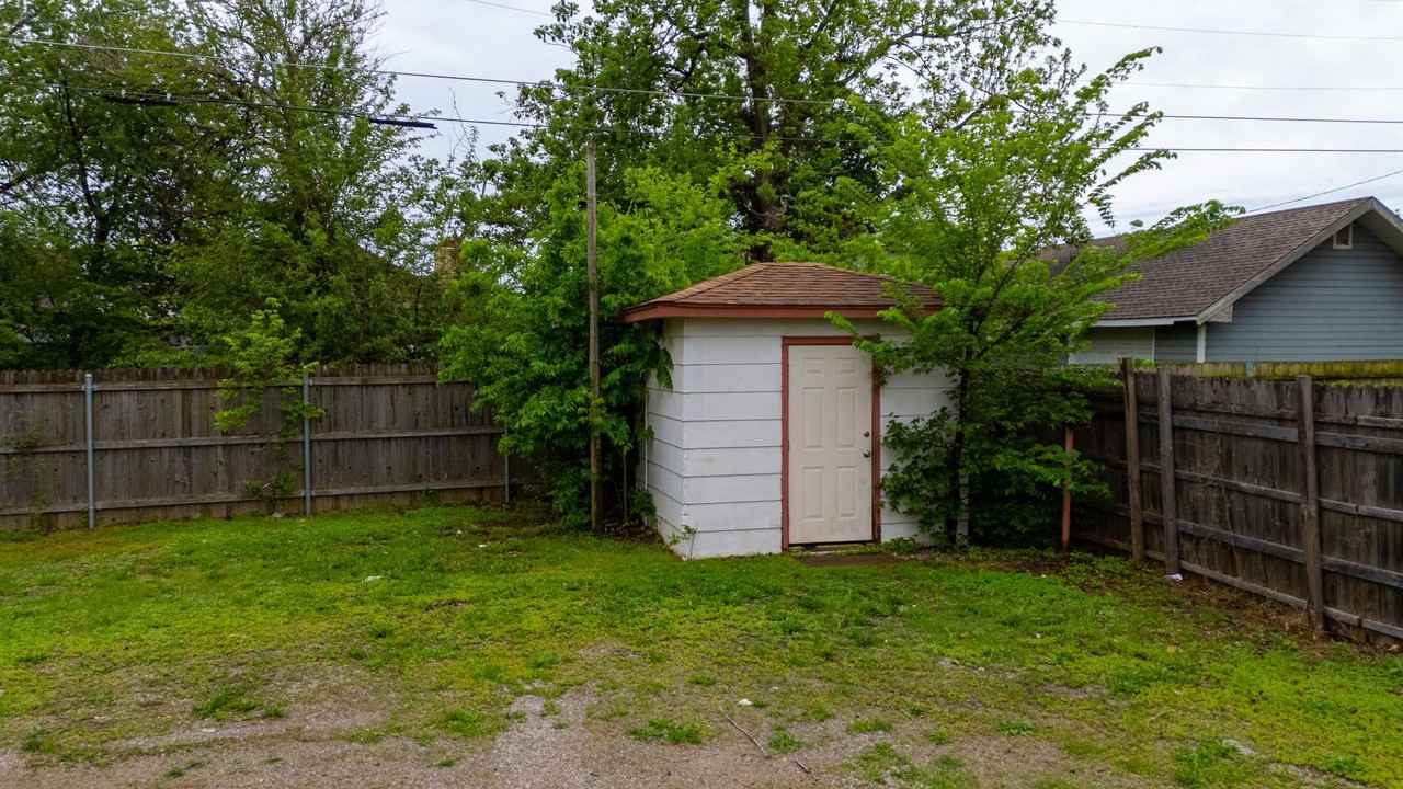 624 Sw 44th St - Photo 4 of 18