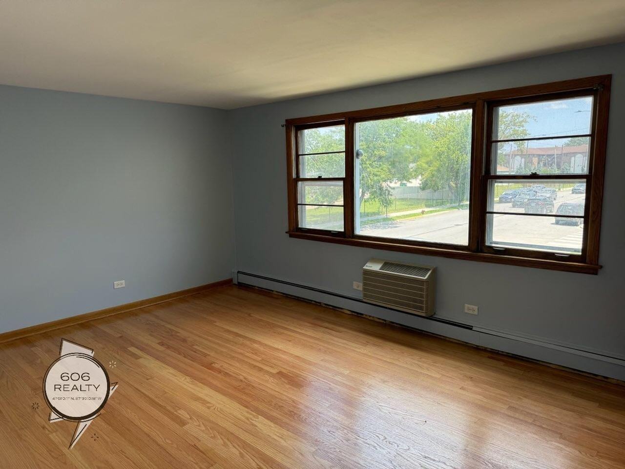 Dunning Area Apts! - Photo 2 of 8