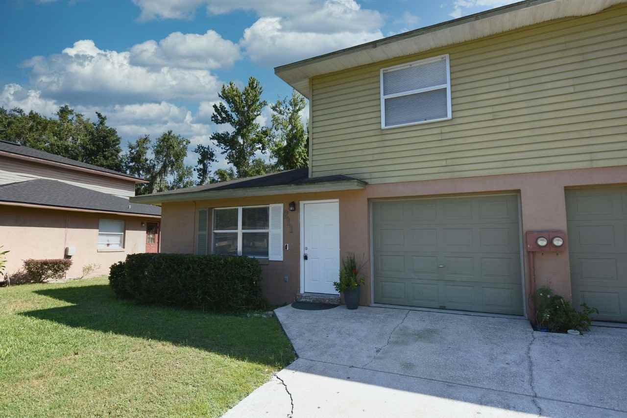 211 Mary Catherine Ct - Photo 2 of 25