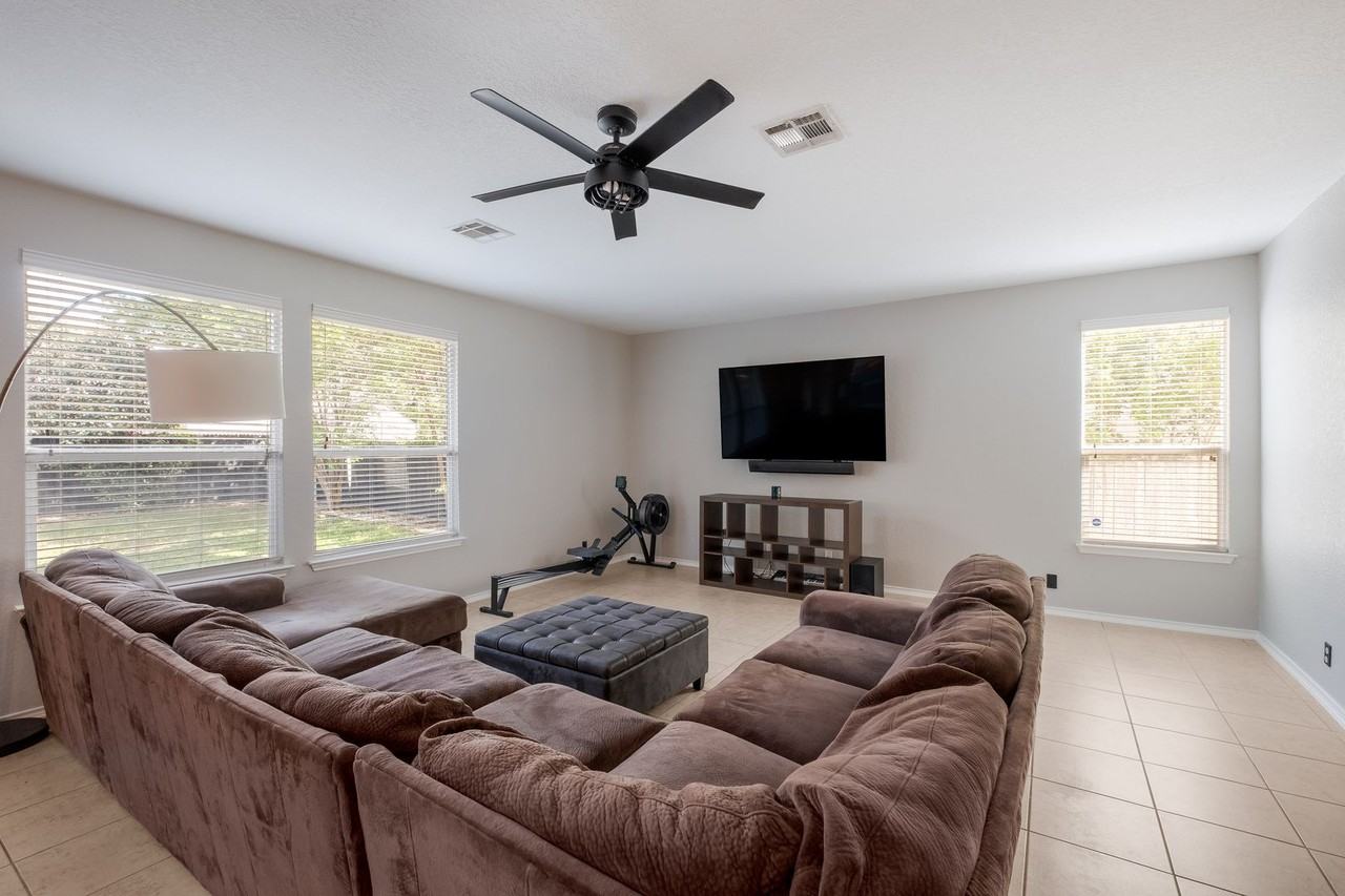 21646 Seminole Oaks - Photo 4 of 29