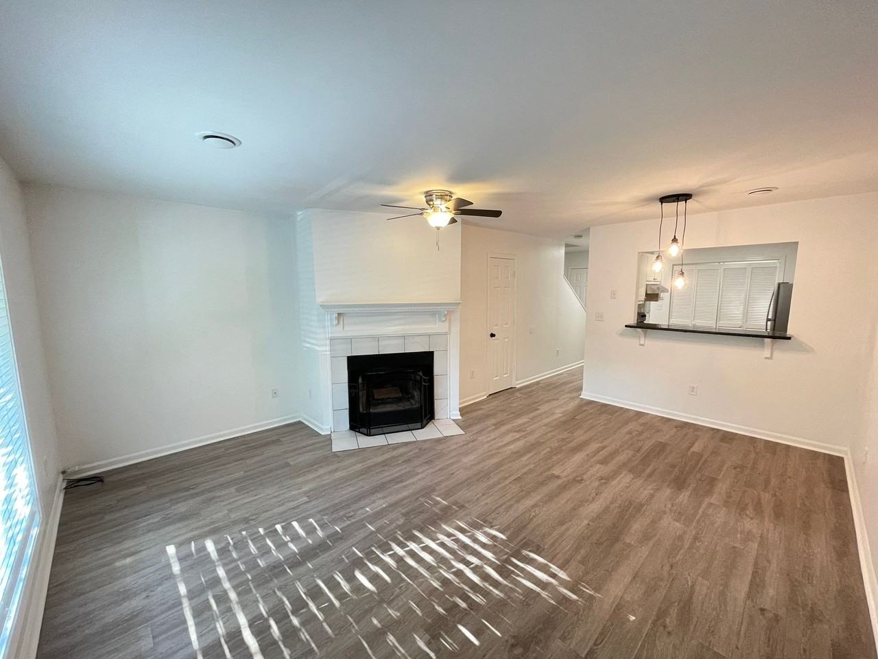32 Huntsfield Dr #B - Photo 5 of 34