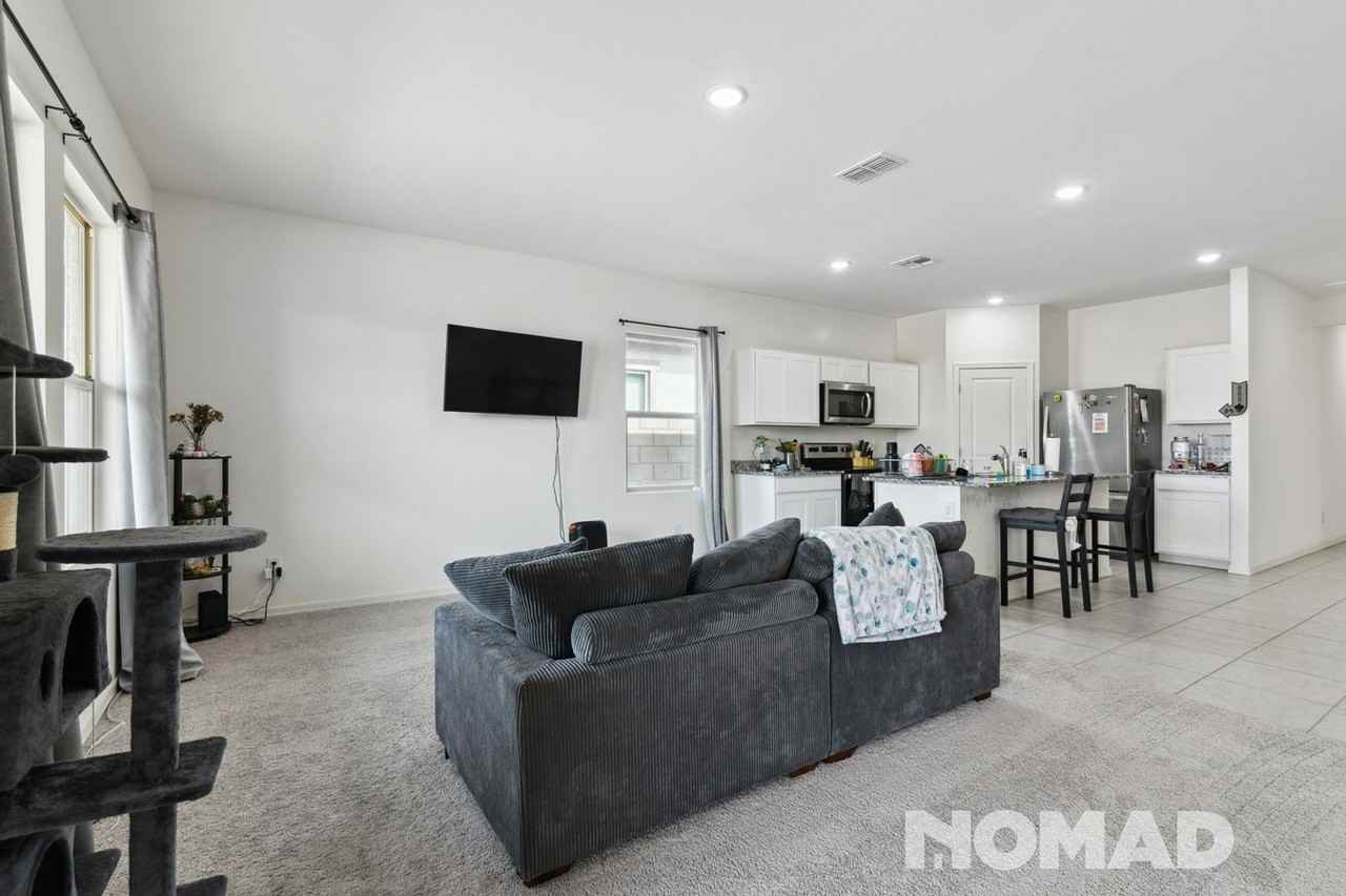 9560 W Illini St - Photo 5 of 26