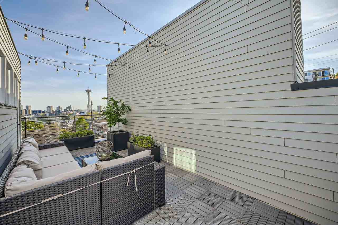 547 Highland Dr - Photo 3 of 23