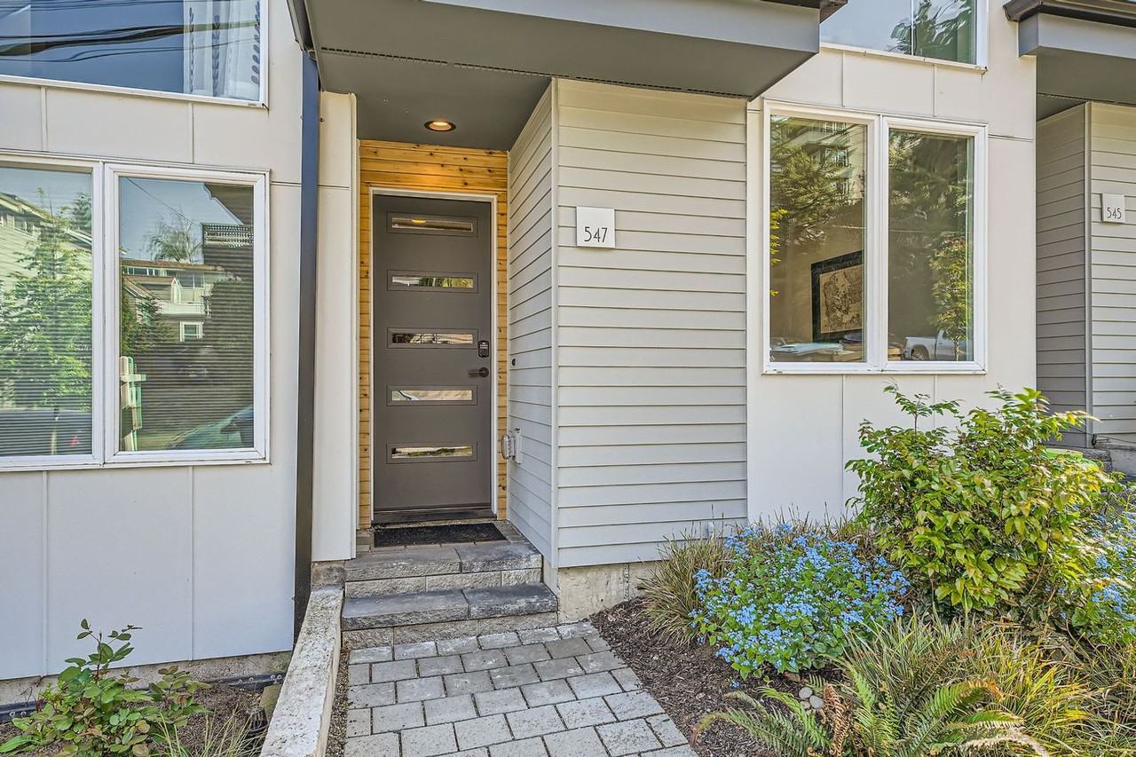 547 Highland Dr - Photo 2 of 23