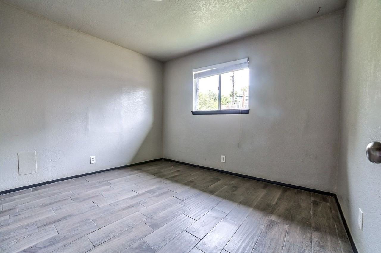 1310 N Irvington Ave Apt B - Photo 6 of 13