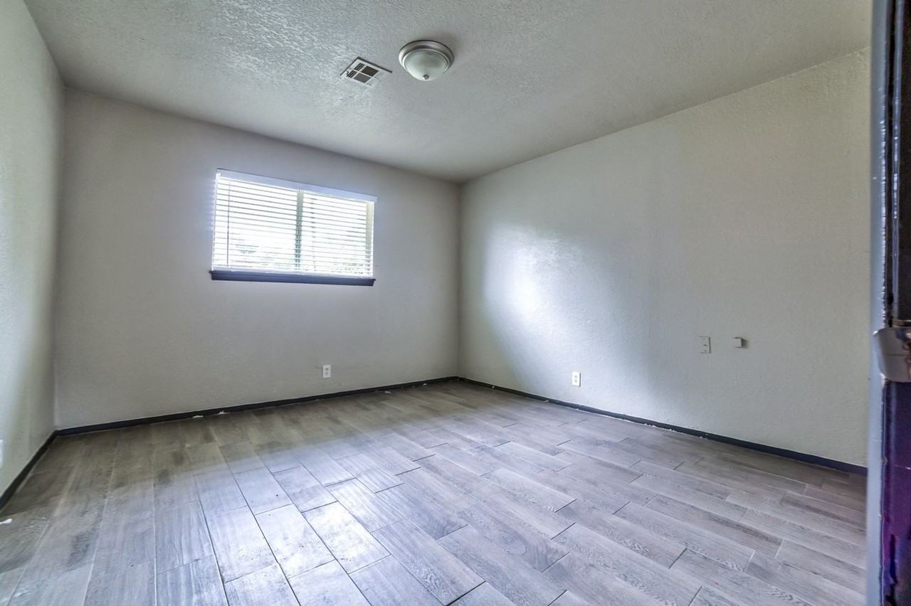 1310 N Irvington Ave Apt B - Photo 7 of 13