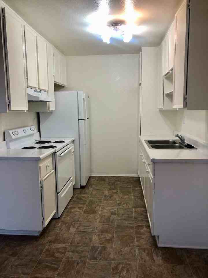 711LaurC - Photo 5 of 19