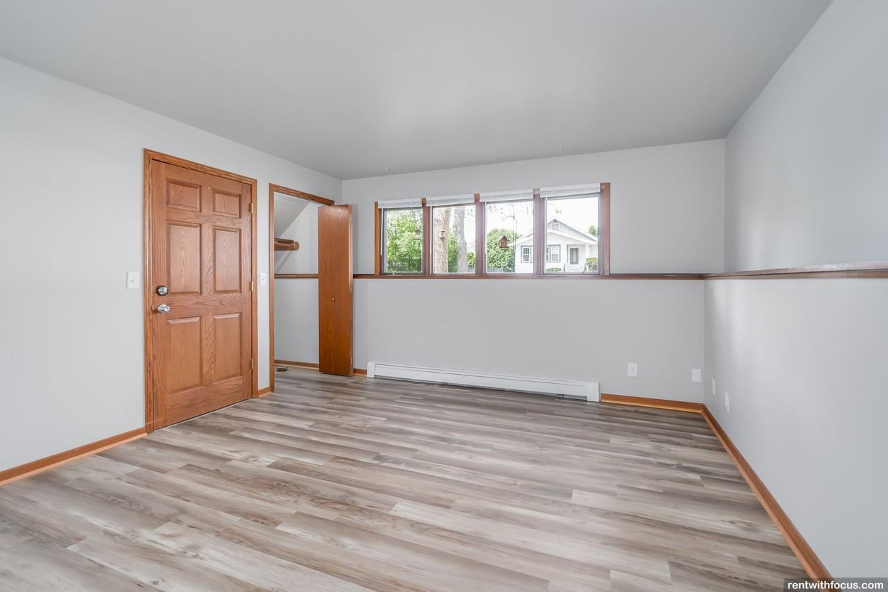 1214 Mount Vernon Street - Photo 4 of 26