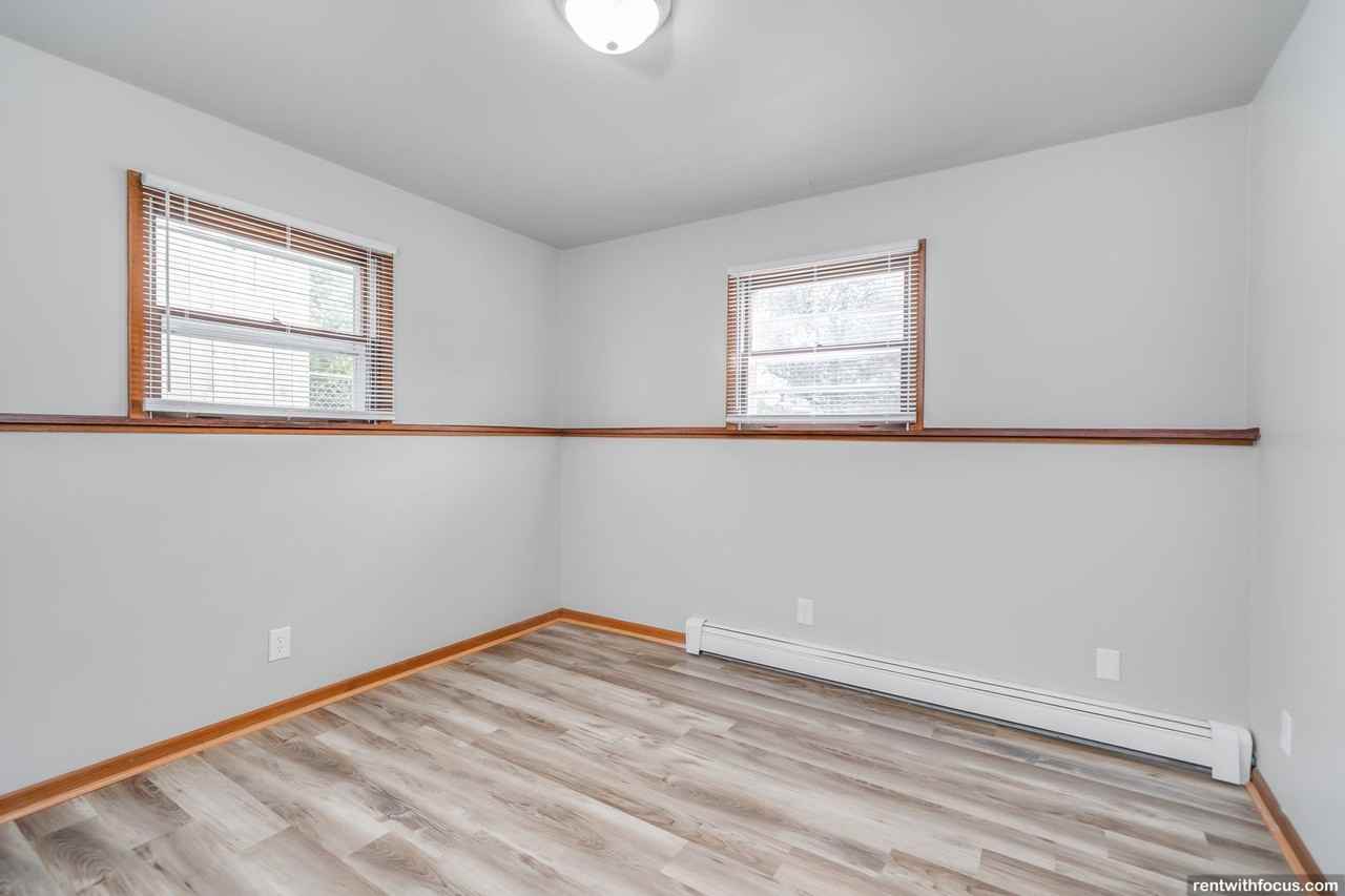 1214 Mount Vernon Street - Photo 6 of 26