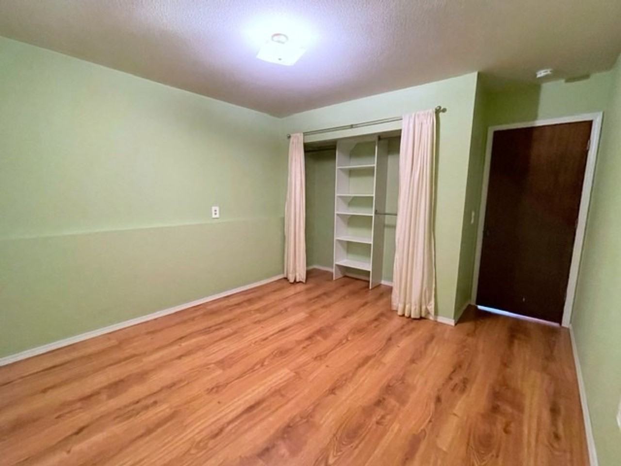 2405 Glenkerry Dr - Photo 4 of 45