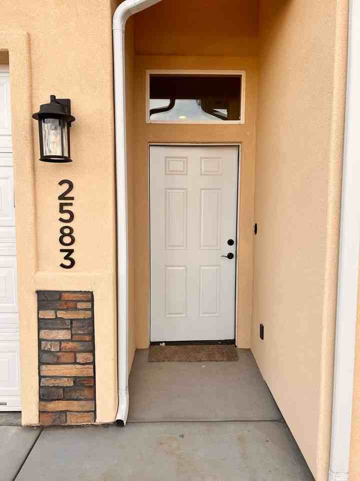 2583 W 235 N - Photo 2 of 16