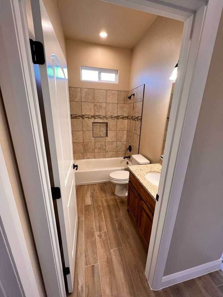 2583 W 235 N - Photo 4 of 16