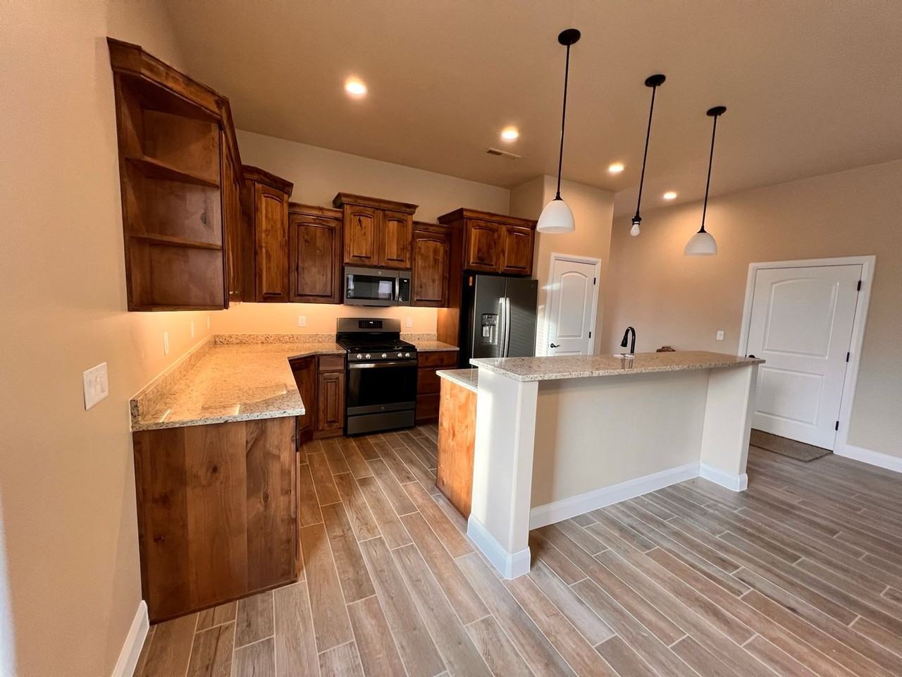 2583 W 235 N - Photo 6 of 16