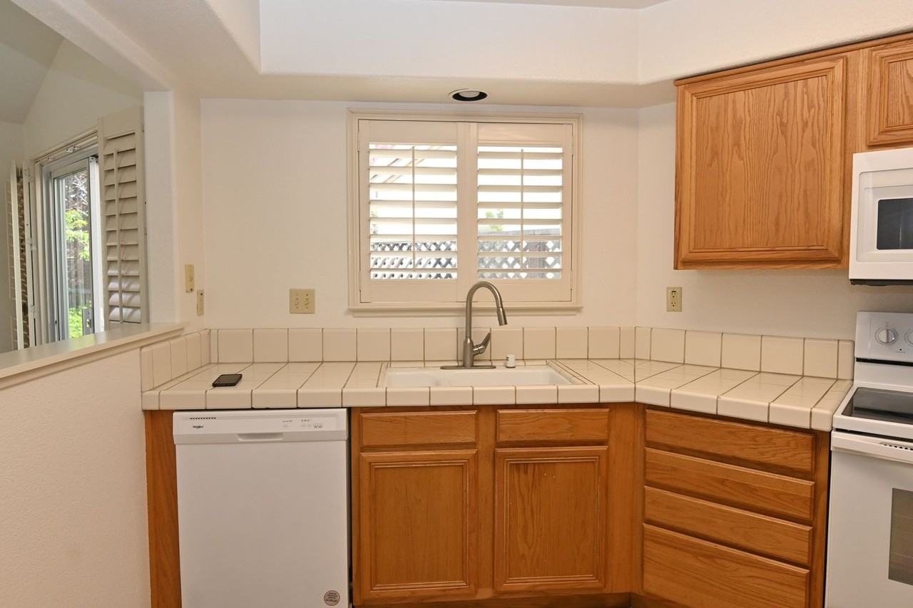 1105 Vista Pointe Cir - Photo 4 of 29