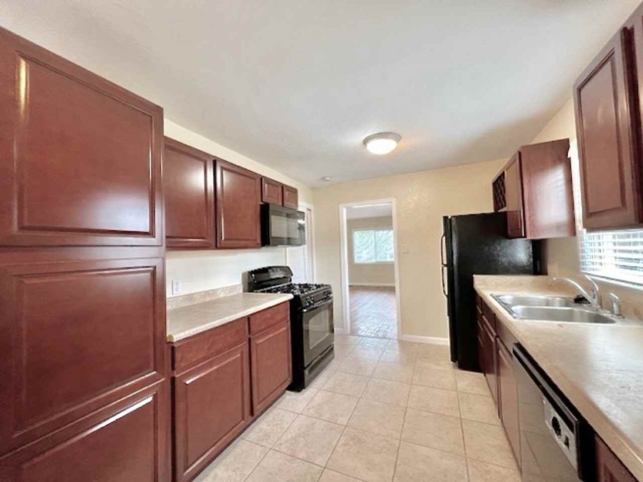 920 E Cucharras St - Photo 7 of 27