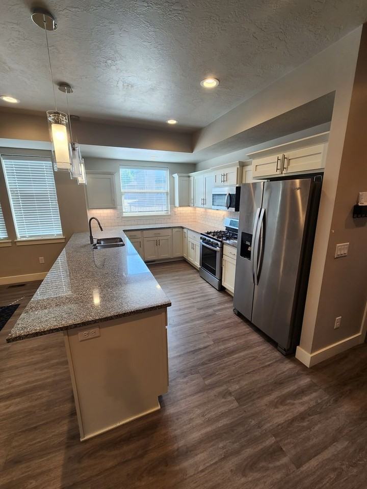 2149 Porter Avenue - Photo 2 of 15