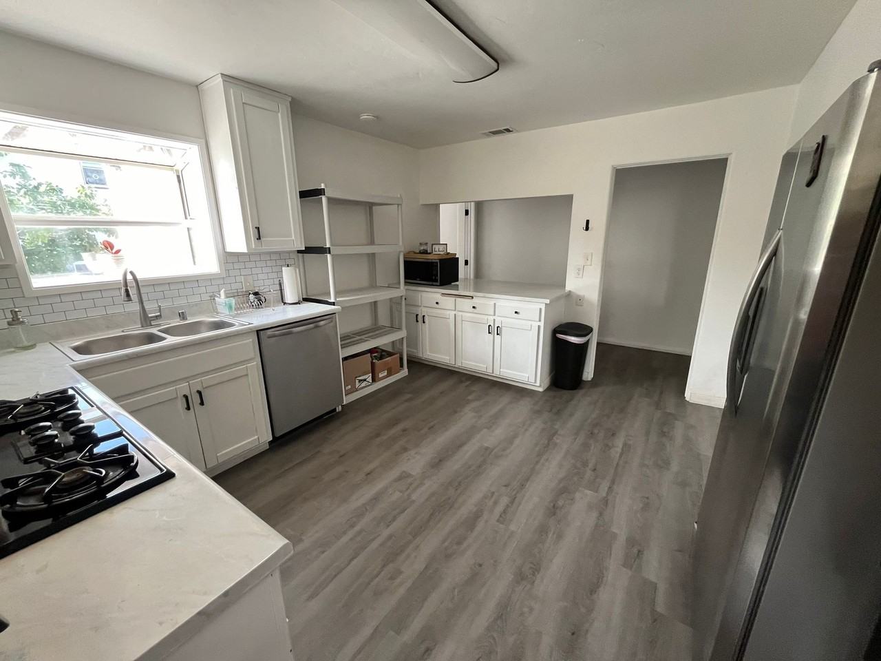 Avocado Ave 643-647 - Photo 2 of 3