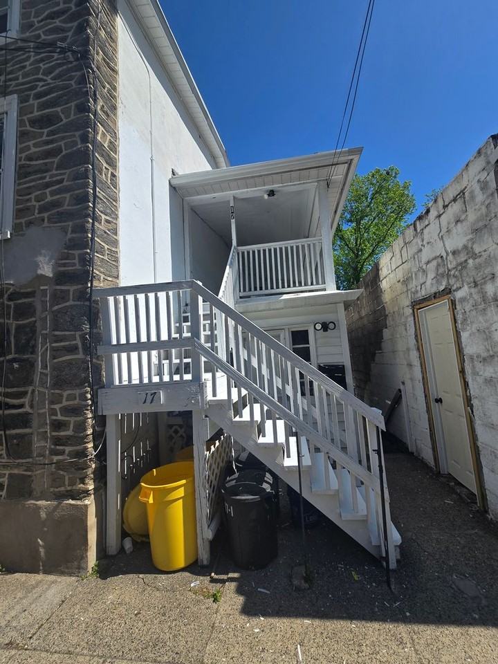 17 Jefferson St #2 - Photo 2 of 28