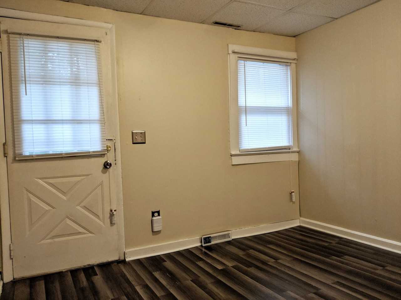 30 Sand Shore Rd - Photo 2 of 12