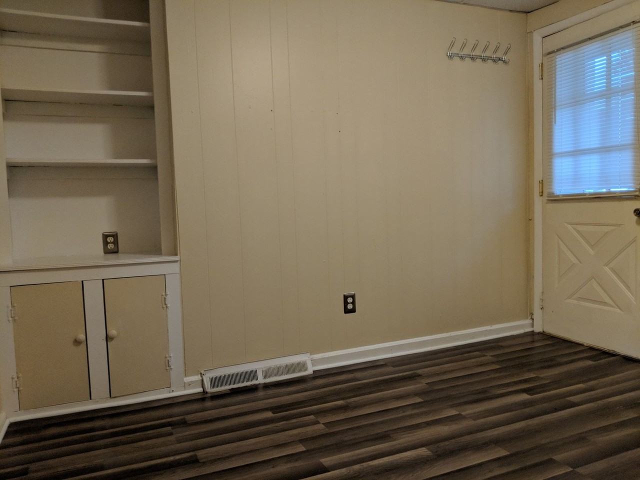 30 Sand Shore Rd - Photo 3 of 12