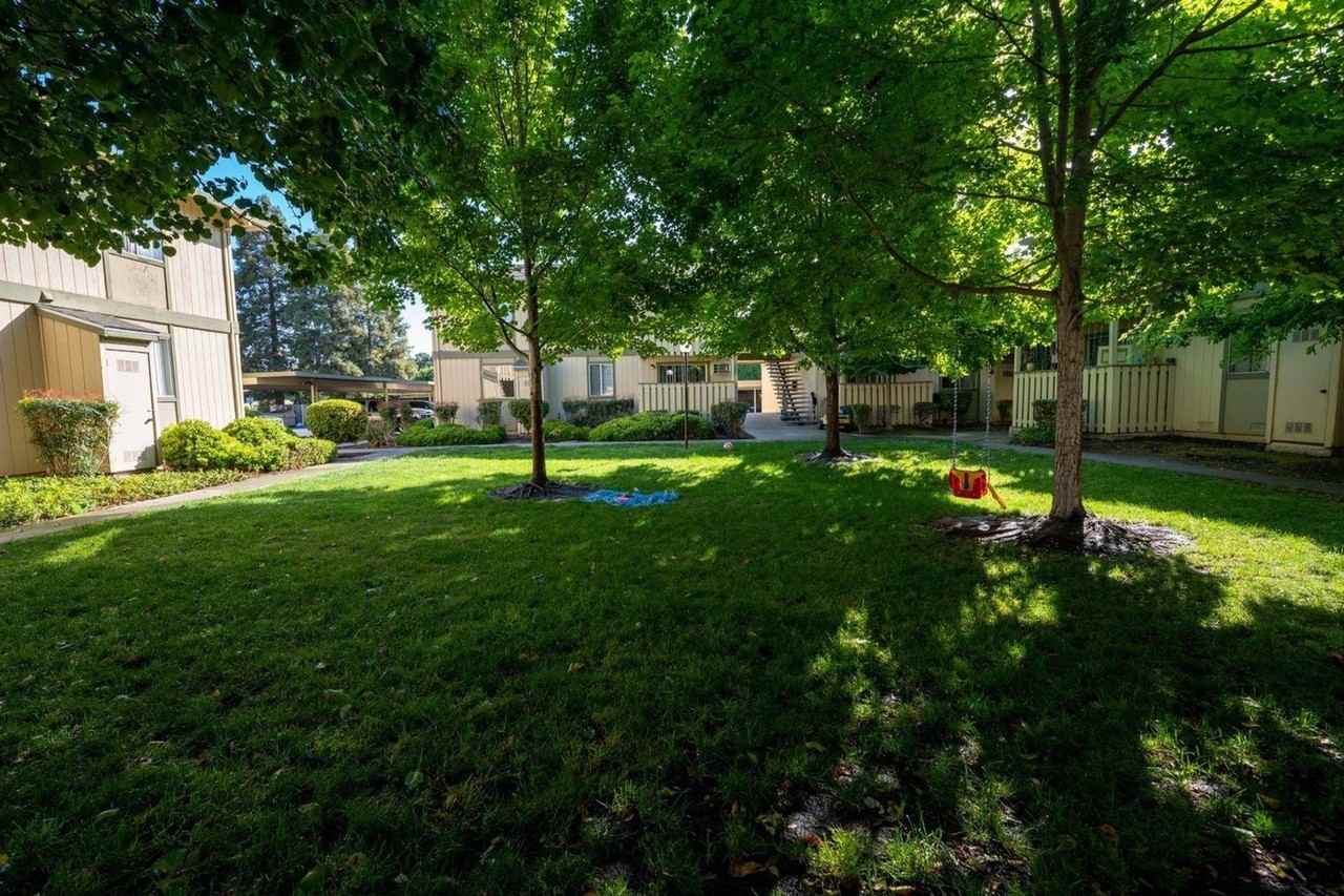 Oakview Apartments - Photo 3 of 25