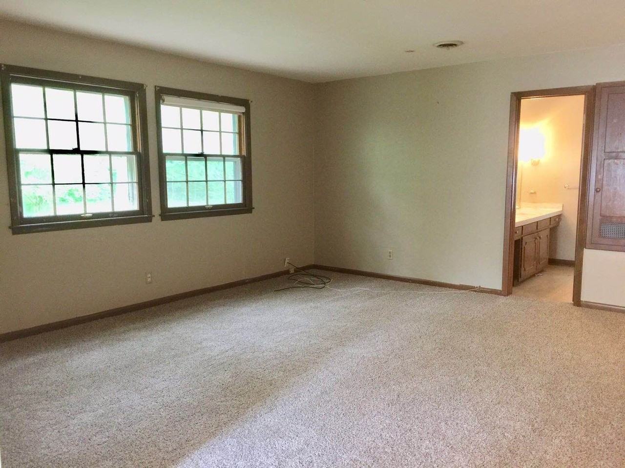 7404 E Gregory Blvd - Photo 3 of 26