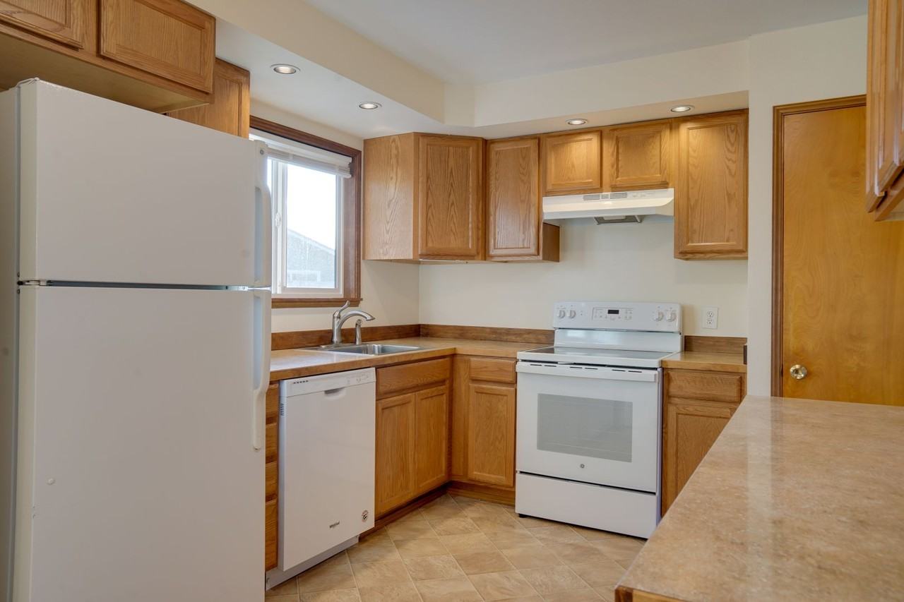 2015 S 301st St - Photo 2 of 12