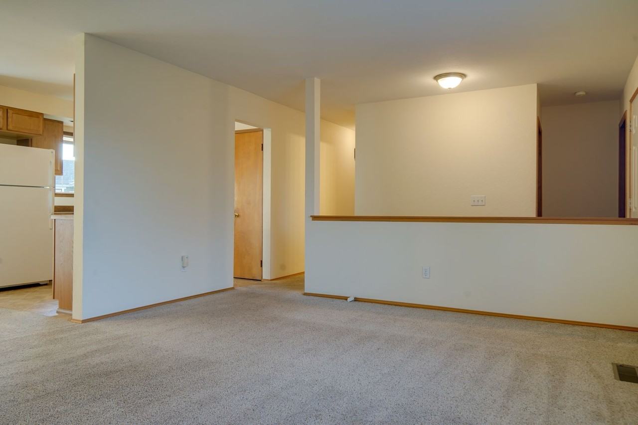 2015 S 301st St - Photo 5 of 12