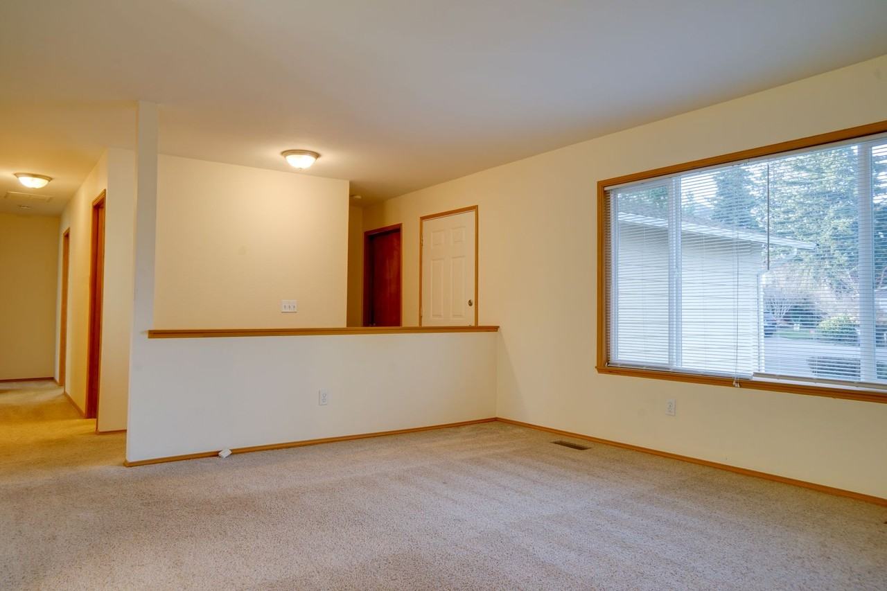2015 S 301st St - Photo 6 of 12