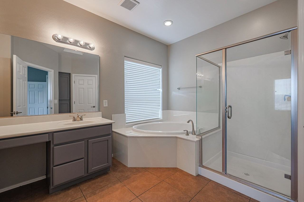 5455 W Molly Ln - Photo 7 of 48