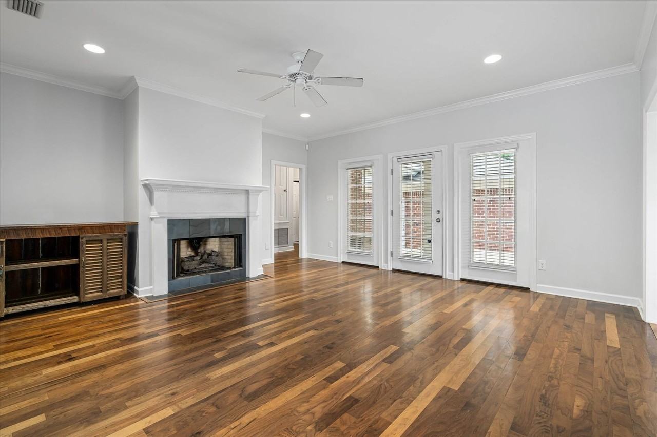 1948 Bradbury Dr W - Photo 2 of 20