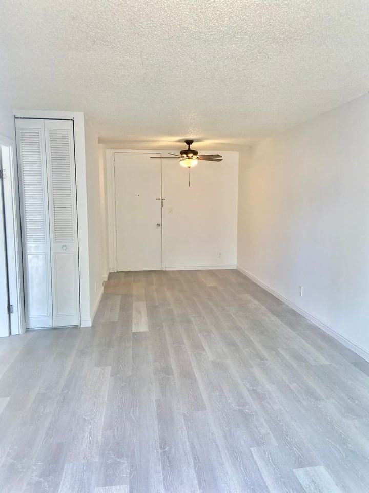 1600 Wilikina Dr #B609 - Photo 2 of 8