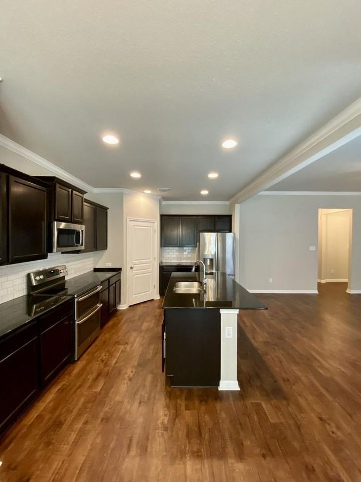 806 Dunford Dr - Photo 6 of 19