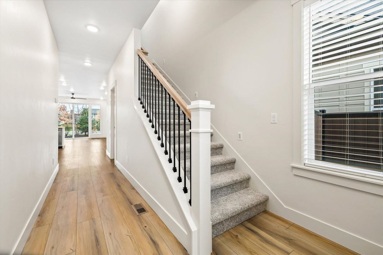 319 N Sauer River Ln - Photo 4 of 32