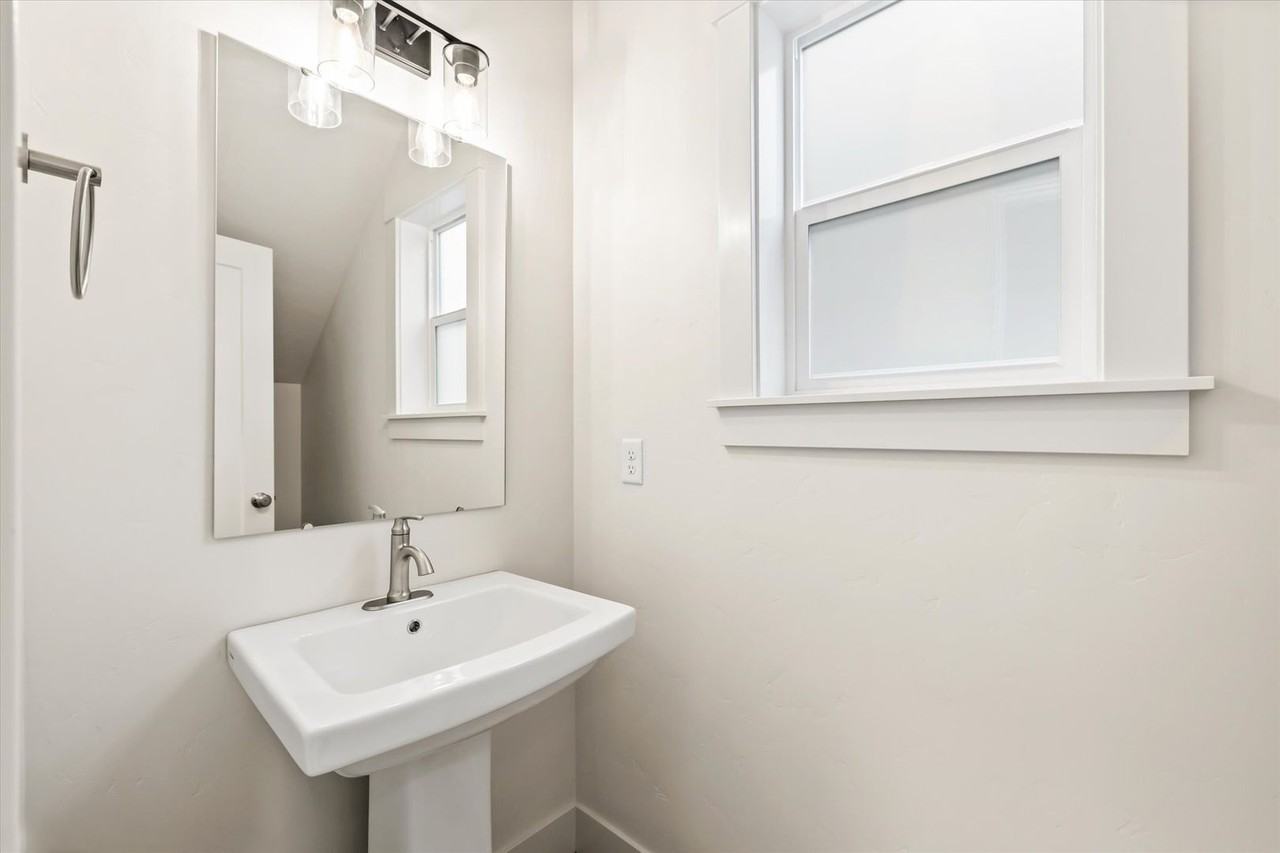 319 N Sauer River Ln - Photo 6 of 32