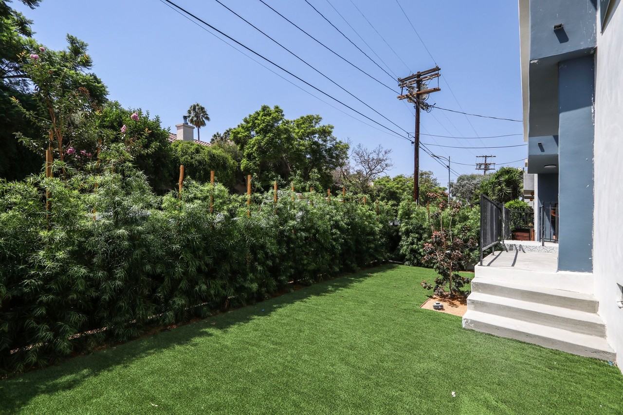 2136 Colby Ave - Photo 4 of 16