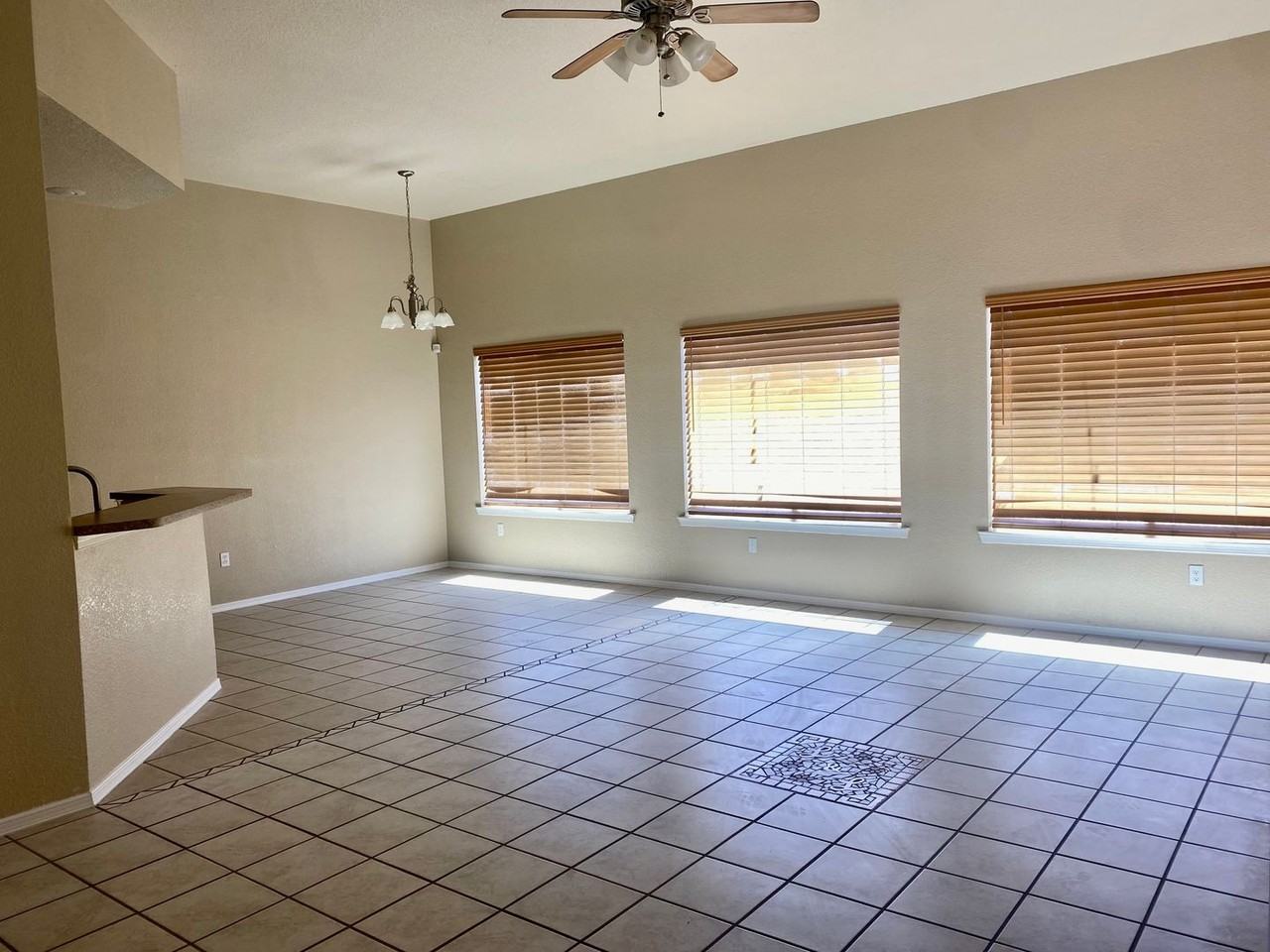 5548 Patagonia Dr - Photo 4 of 23