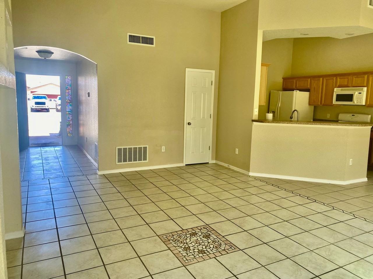 5548 Patagonia Dr - Photo 5 of 23