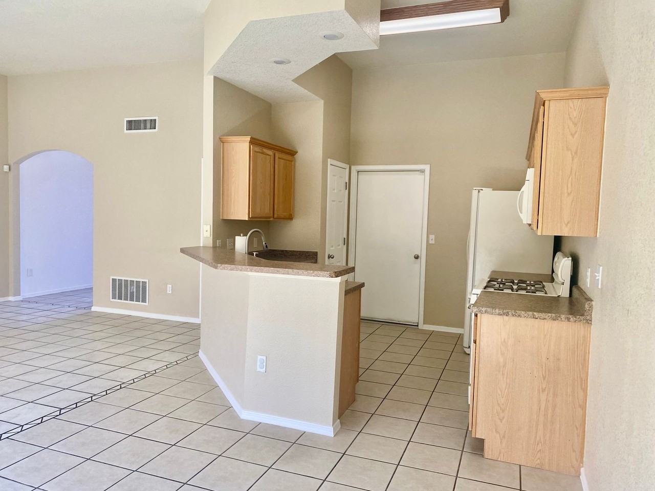 5548 Patagonia Dr - Photo 7 of 23